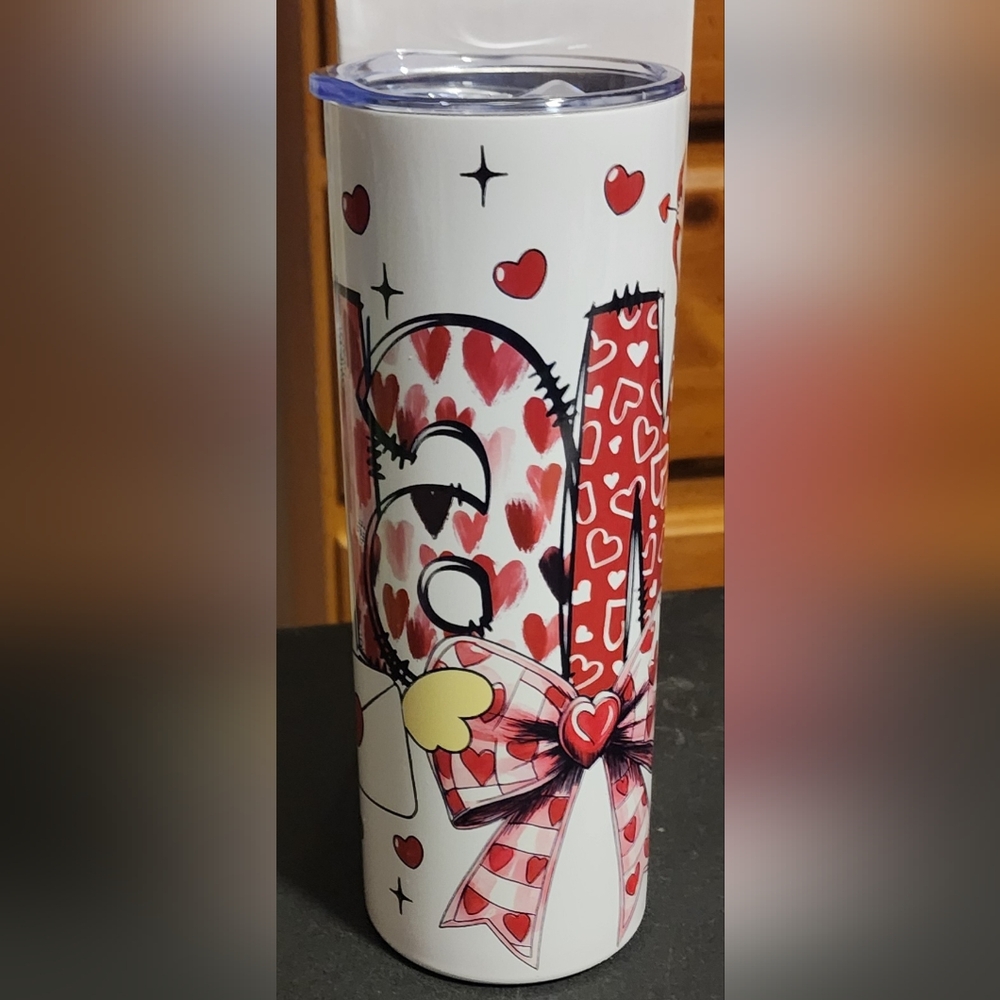 Mama Heart Patterned Tumbler with Lid